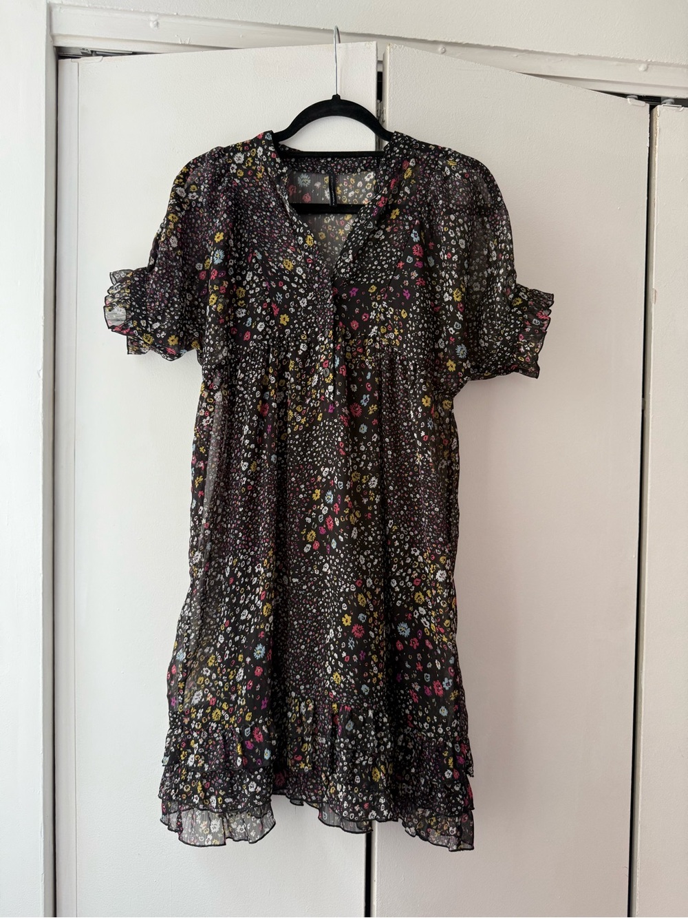 Black Floral Ruffle Hem Short Sleeve Dress Naf Naf
